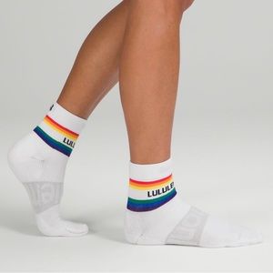 Lululemon Women’s Daily Stride Mid-Crew Sock Stripe Size: L